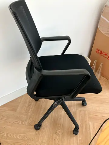 Desk chair