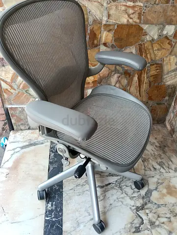 Herman Miller Aeron chair for selling gray color