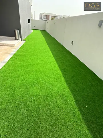 Corner Unit | Landscaped Garden