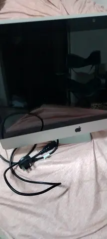 Apple iMac Desktop Computer