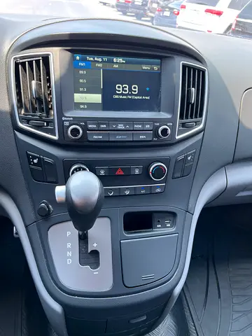 صورة 12 لـ 2018 Hyundai H1