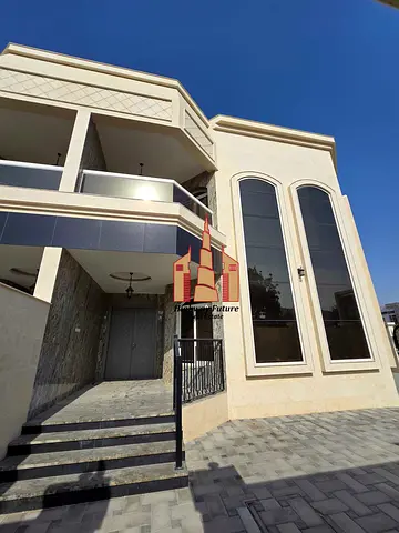 Like new luxury modern 3 bedroom villa hall Majlis Maid room balcony central ac parking 140k