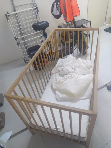 Like New IKEA SNIGLAR Baby Cot / Crib with