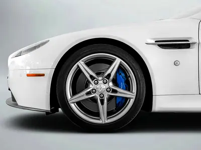 صورة 6 لـ 2016 Aston Martin VANTAGE