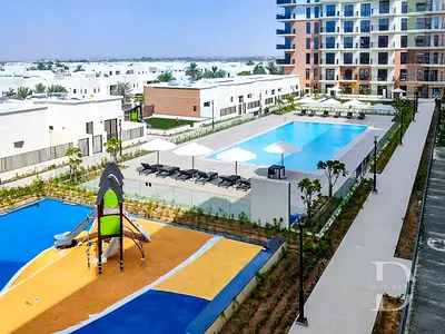 3BR APARTMENT | POOLVIEW