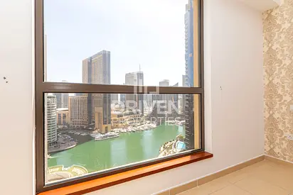 Exclusive I Bright Apt | Full Marina View