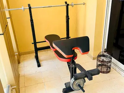 Gym weight Bench / Weight Training Set in Good Condition