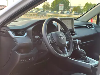 صورة 10 لـ 2025 Toyota RAV 4