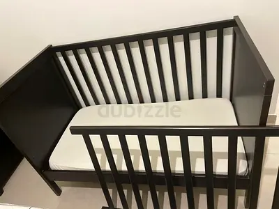 Baby cot with mattress