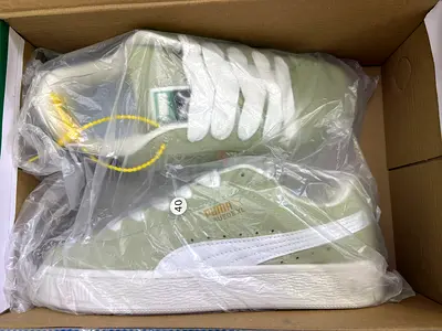 Puma Clyde sneakers - light green/white, size EU 40, brand new in box