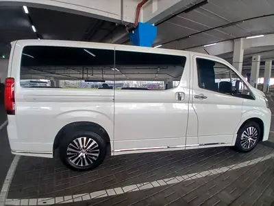 صورة 2 لـ 2023 Toyota GRANVIA
