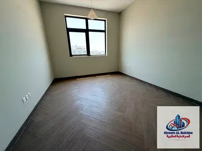 فيلا فاخرة جديدة للإيجار في الحوشي – أول ساكن مساحة كبيرة 5 غرفة ماستر 9 حمام تشطيب ممتاز بالقرب من المطار