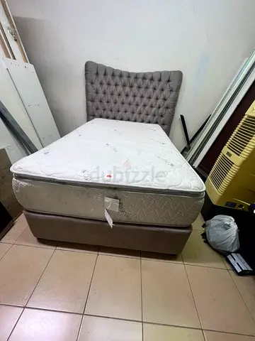 Single bed with tufted headboard and mattress - good condition