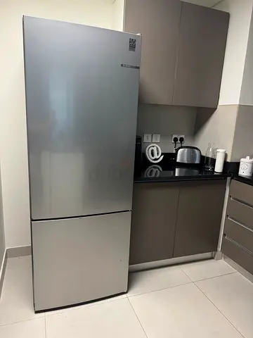 Bosch Series 4 Fridge Freezer 530L – No Frost – Excellent Condition