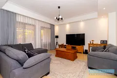 Converted TA type Townhouse to 5 Bedrooms For Sale - Al Hamra Village