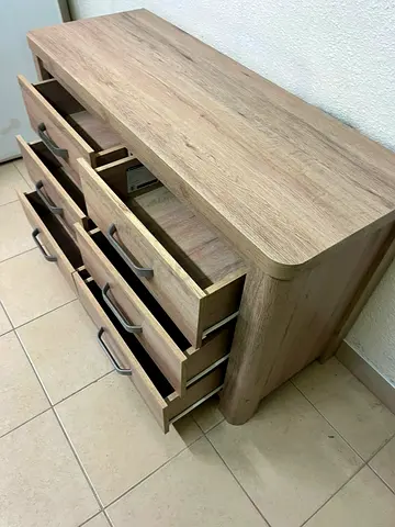 Light Oak 6-Drawer Dresser / Chest - Good Condition