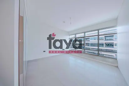 Luxury 1BR Waterfront Residence | Large Layout | Balcony | Direct Deal