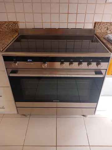 Siemens IQ700 Electric Ceramic Cooking Range 90x60cm With Oven Dual Fan
