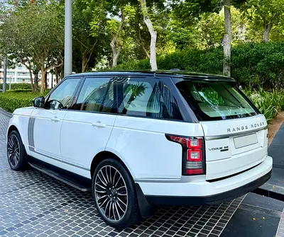 AMAZING SUPERCHARGED RANGE ROVER VOGUE V8 — FULLY LOADED — GCC — RECENTLY SERVICED