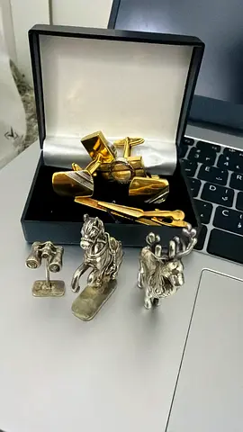 Set of men's cufflinks and tie clip — mixed metal formal accessories