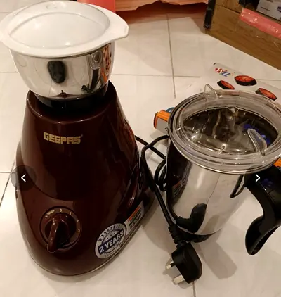 Geepas 2-in-1 Mixer Grinder 550W with Stainless Steel Jars (Maroon)