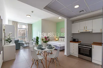 Spacious Studio | Sleeps 3 | Business Hub