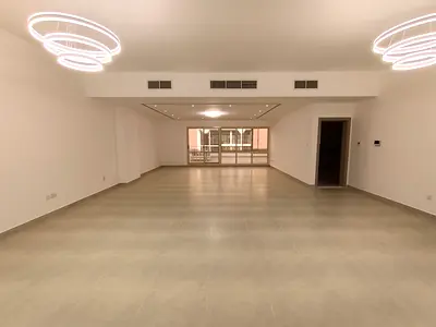 Al Garhoud 3 Bedroom Villa With Basement &Maid Room| Fully Renovated |