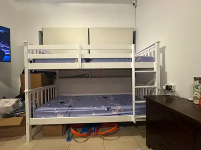 Bunk Bed (with 2 x Mattresses) and Convertible to single Beds