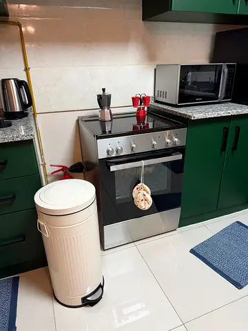 Stainless Steel Gas Cooker with Oven - Good Condition