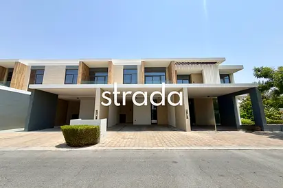 SINGLE ROW | LANDSCAPED GARDEN | AVAILABLE NOW