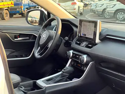 صورة 9 لـ 2025 Toyota RAV 4
