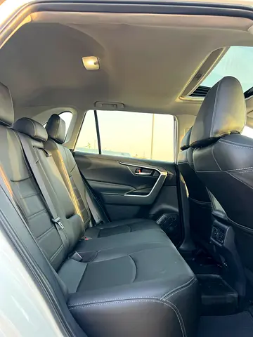 صورة 15 لـ 2025 Toyota RAV 4