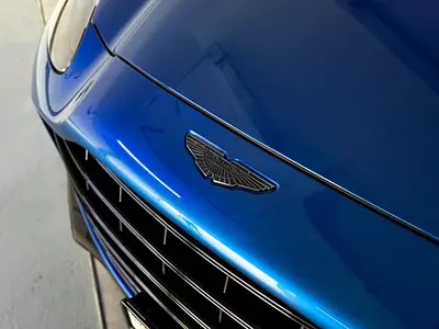 2023 Aston Martin DBX — миниатюра 2