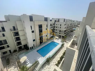 New-Huge-Prime Location-Community Living-Vacant