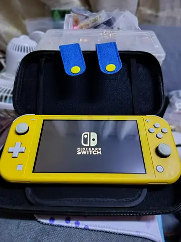 Nintendo switch lite yellow