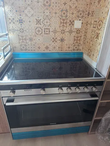 Seimens IQ700 Electric Ceramic cooker 90cm latest model