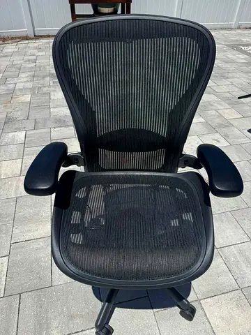 Herman miller Aeron classic size B fully loaded