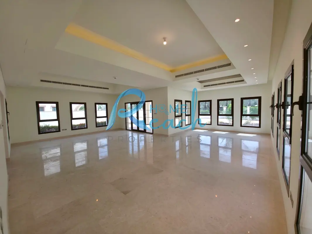 Spacious 5BR Villa | Family Home| Stunning!