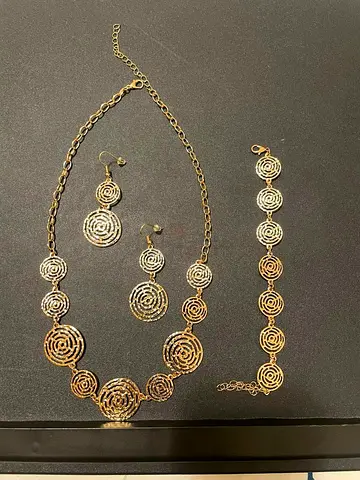 Necklace and earrings for sale