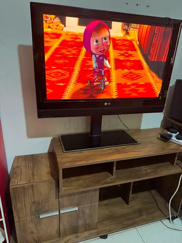 LG LCD TV with Swivel Stand