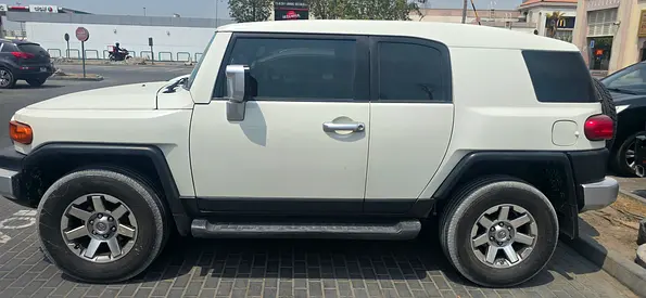 2022 Toyota FJ CRUISER photo 2