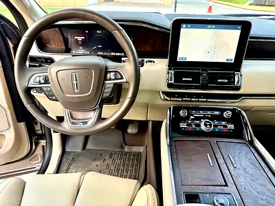 صورة 12 لـ 2019 Lincoln NAVIGATOR