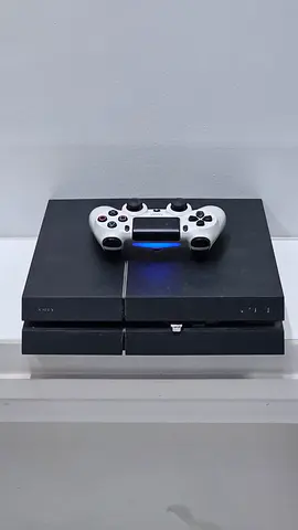 Jailbroken 1TB PlayStation 4 (v11.00) + Controller & Games