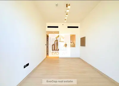 PRIME LOCATION - SPACIOUS APARTMENT - CLOSE TO MALL