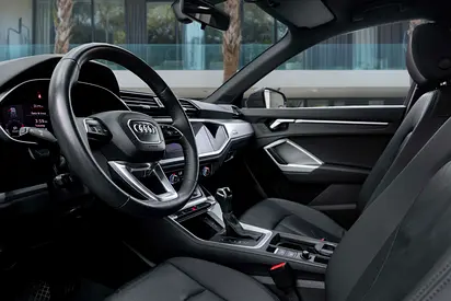 صورة 9 لـ 2020 AUDI Q3