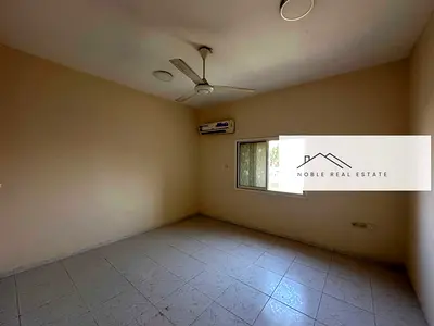 Well maintained | family building apartment