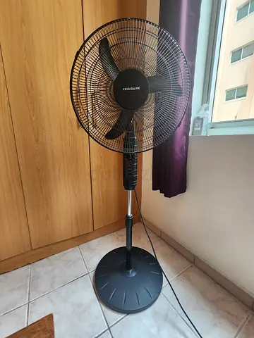 Frigidaire Black Standing Pedestal Fan - In perfectly Working Condition