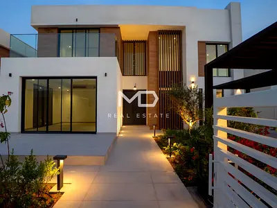 Vacant | Single Row Villa | landscaped Layout
