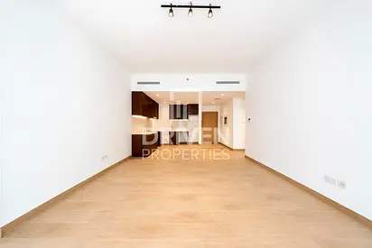 Well-managed | Low Floor | Multiple Options