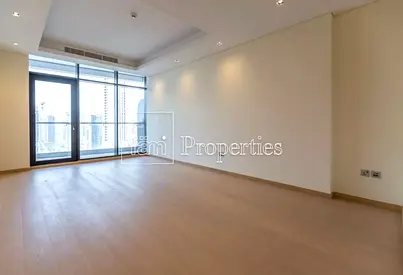 Specious open view 3 Min Walk Dubai Mall